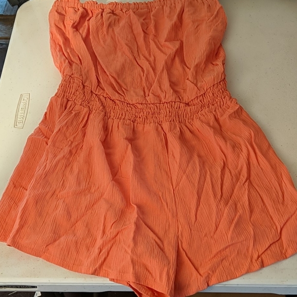 Forever 21 Other - Forever 21 sleeveless jumper romper